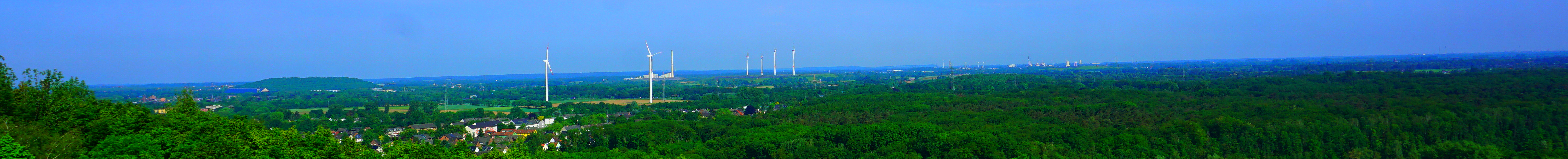 Blick von der Halde Rheinpreußen auf den Niederrhein